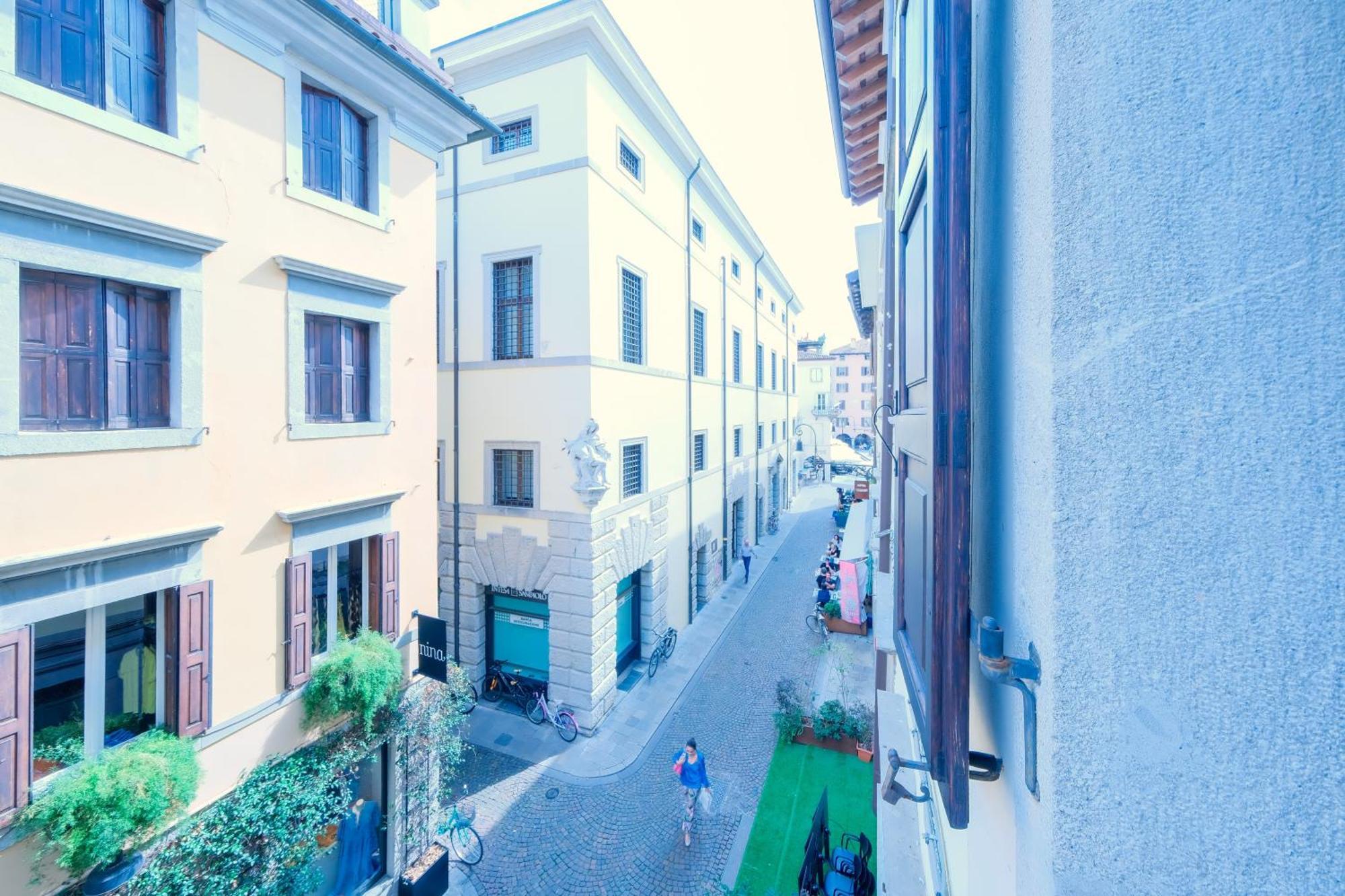 Le Case Di Sara Parking And Two Rooms In The Historic Center Udine Exterior photo